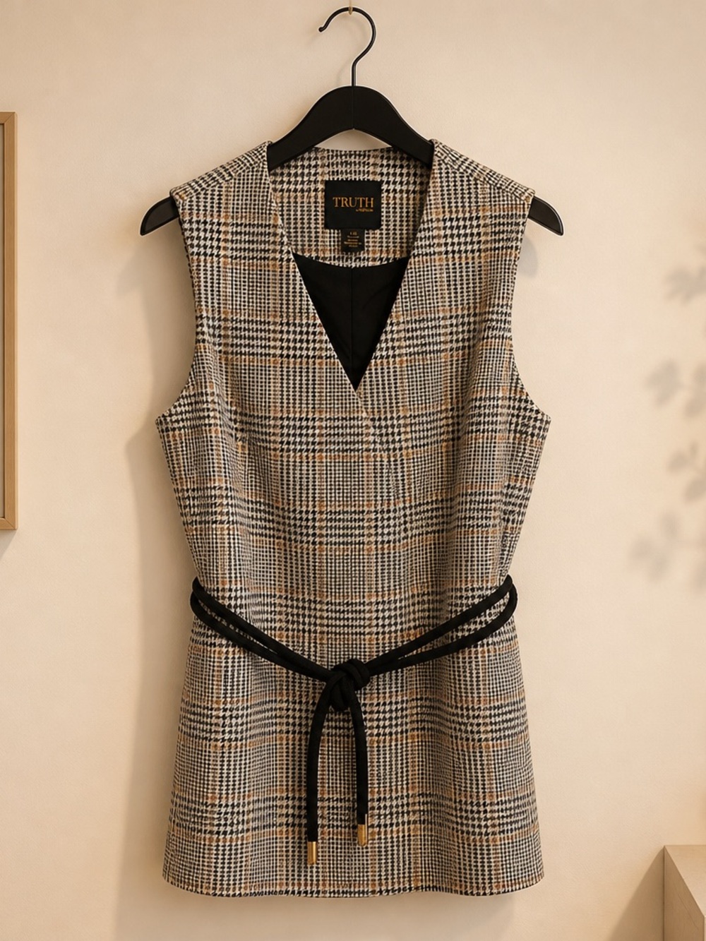 TRUTH Plaid vest in Beige and Black